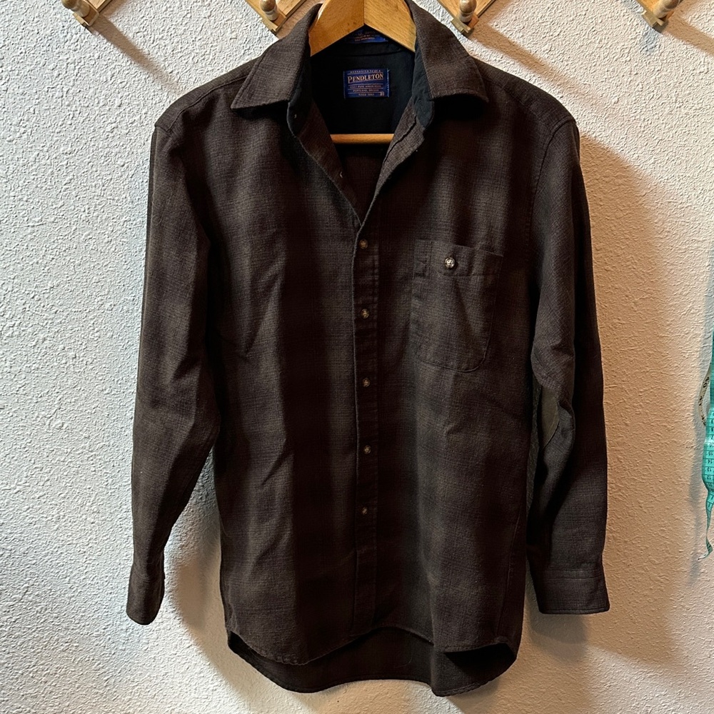 Pendleton 100% Virgin wool Ben/blk Button-Up Shirt